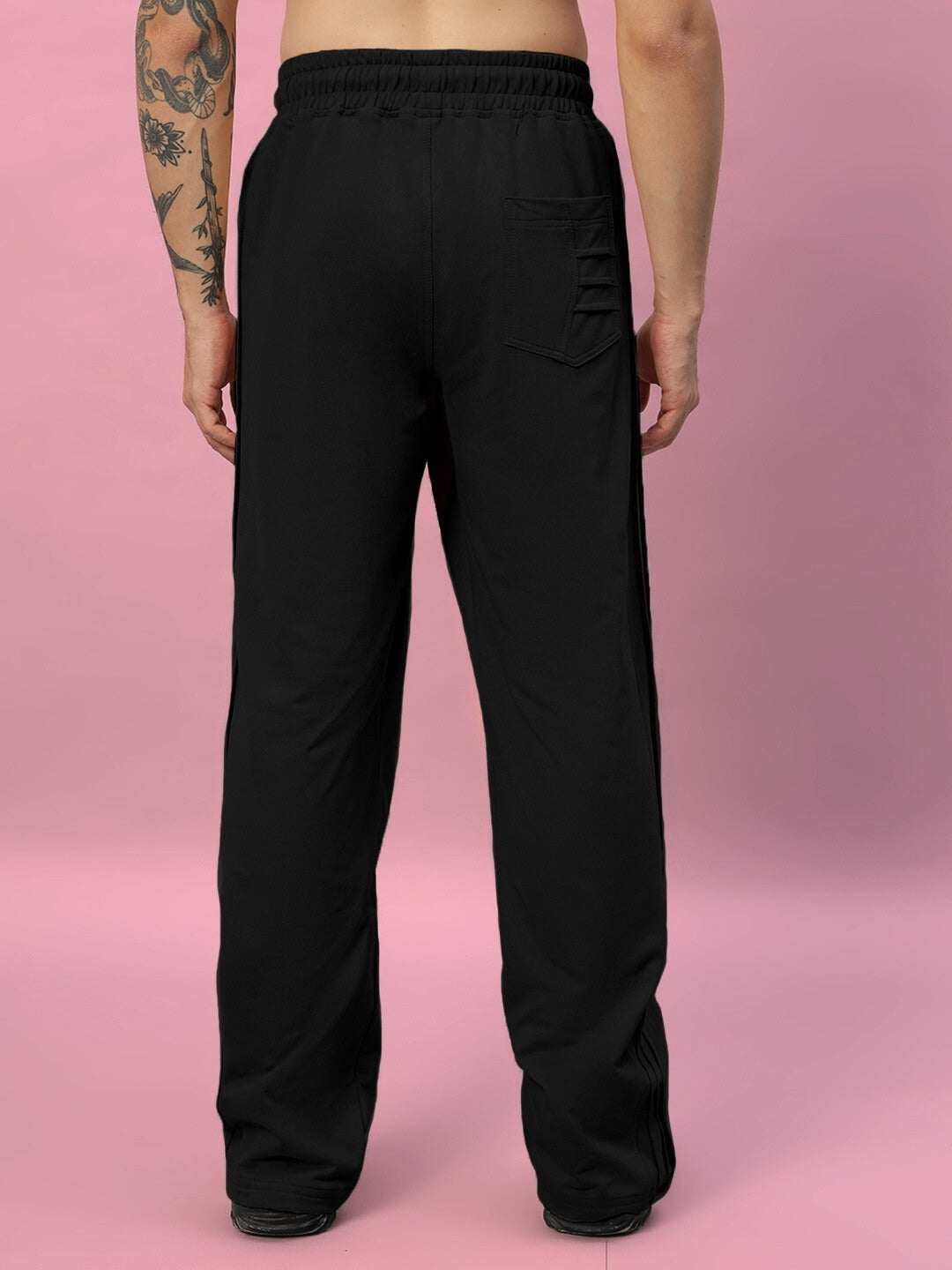 QUANTUM RELAXED-FIT JOGGERS (BLACK)