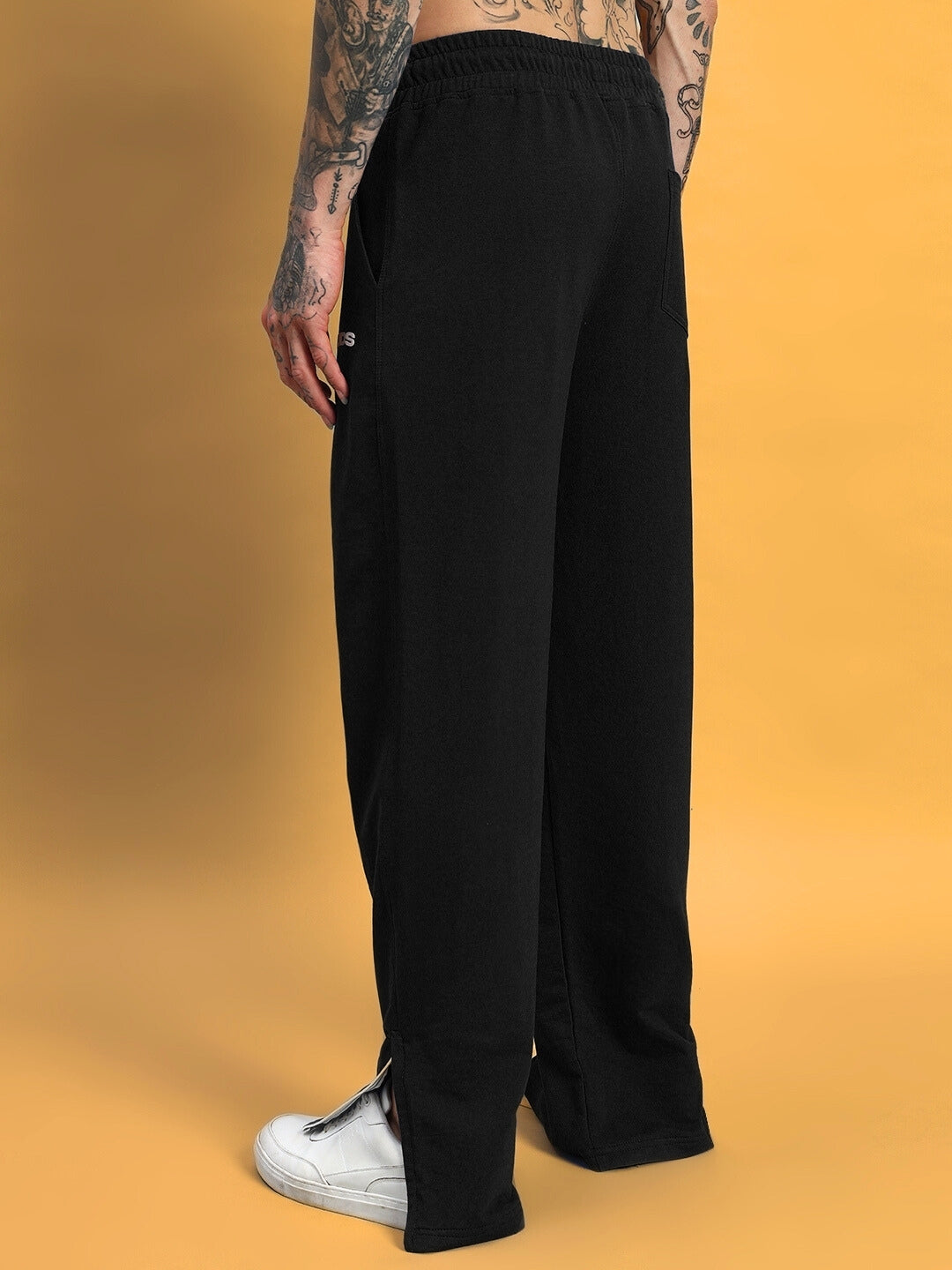 HERSHEY SIDE SLIT JOGGERS (BLACK)