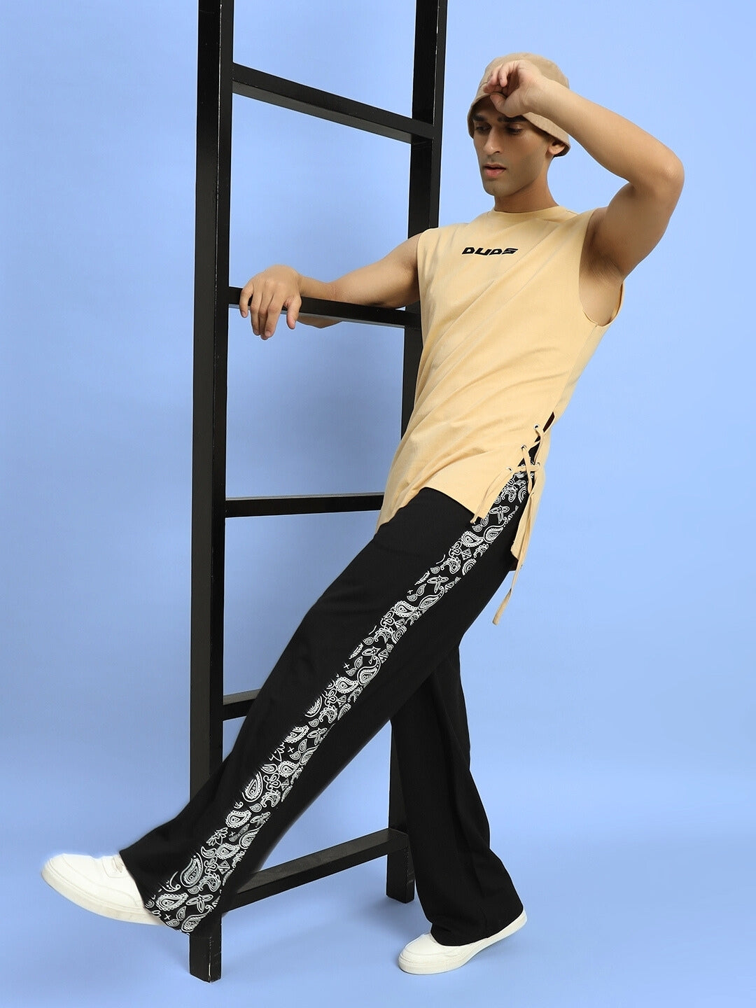 WALTZ RELAXED FIT JOGGERS (BLACK)