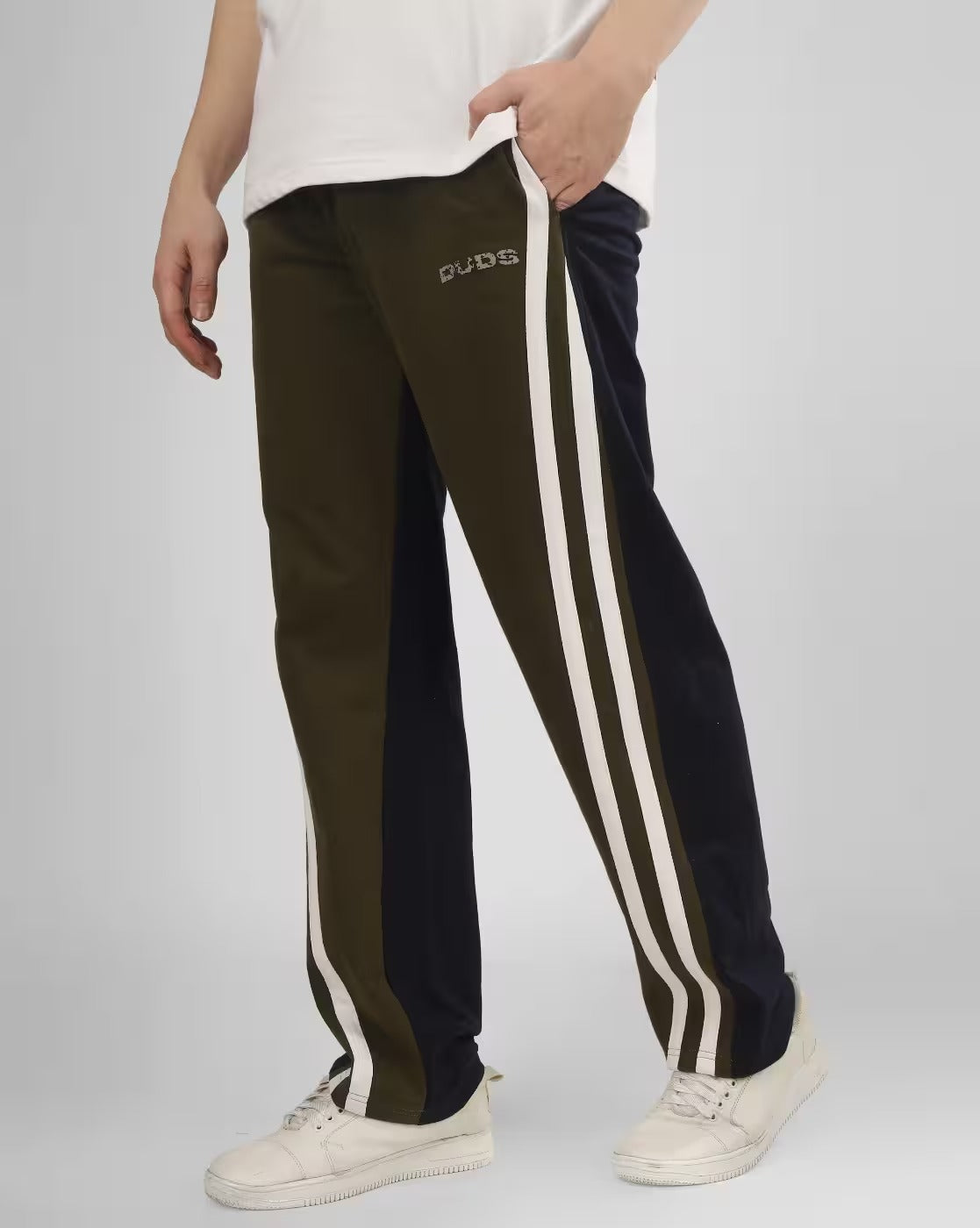 Men Typogrphic Print Joggers with Insert Pockets