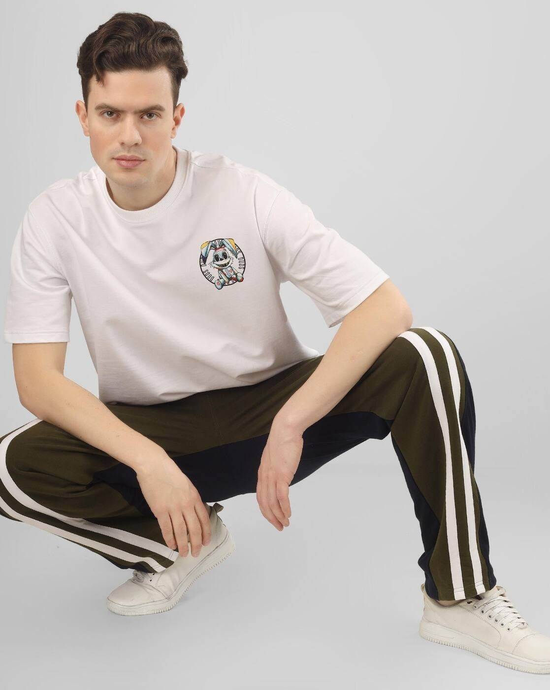 Men Typogrphic Print Joggers with Insert Pockets